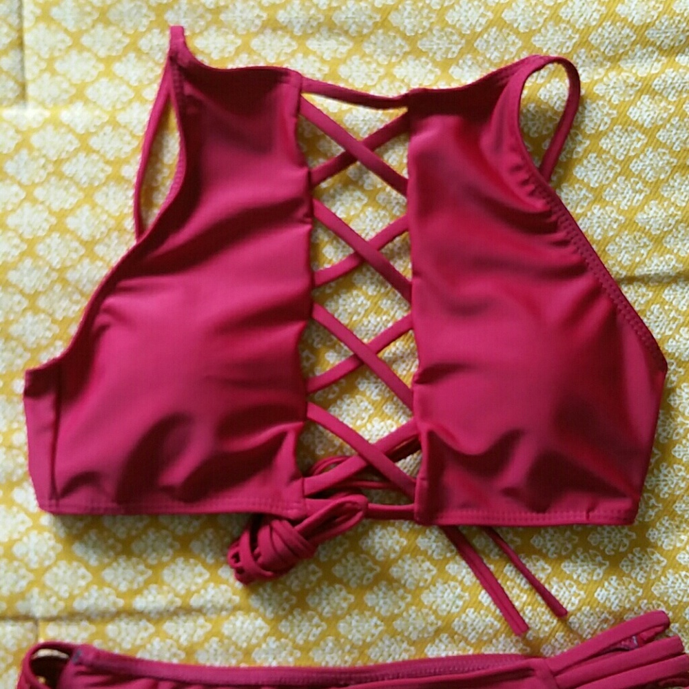 Red set strappy  high neck bikini set - Picture 2 of 3